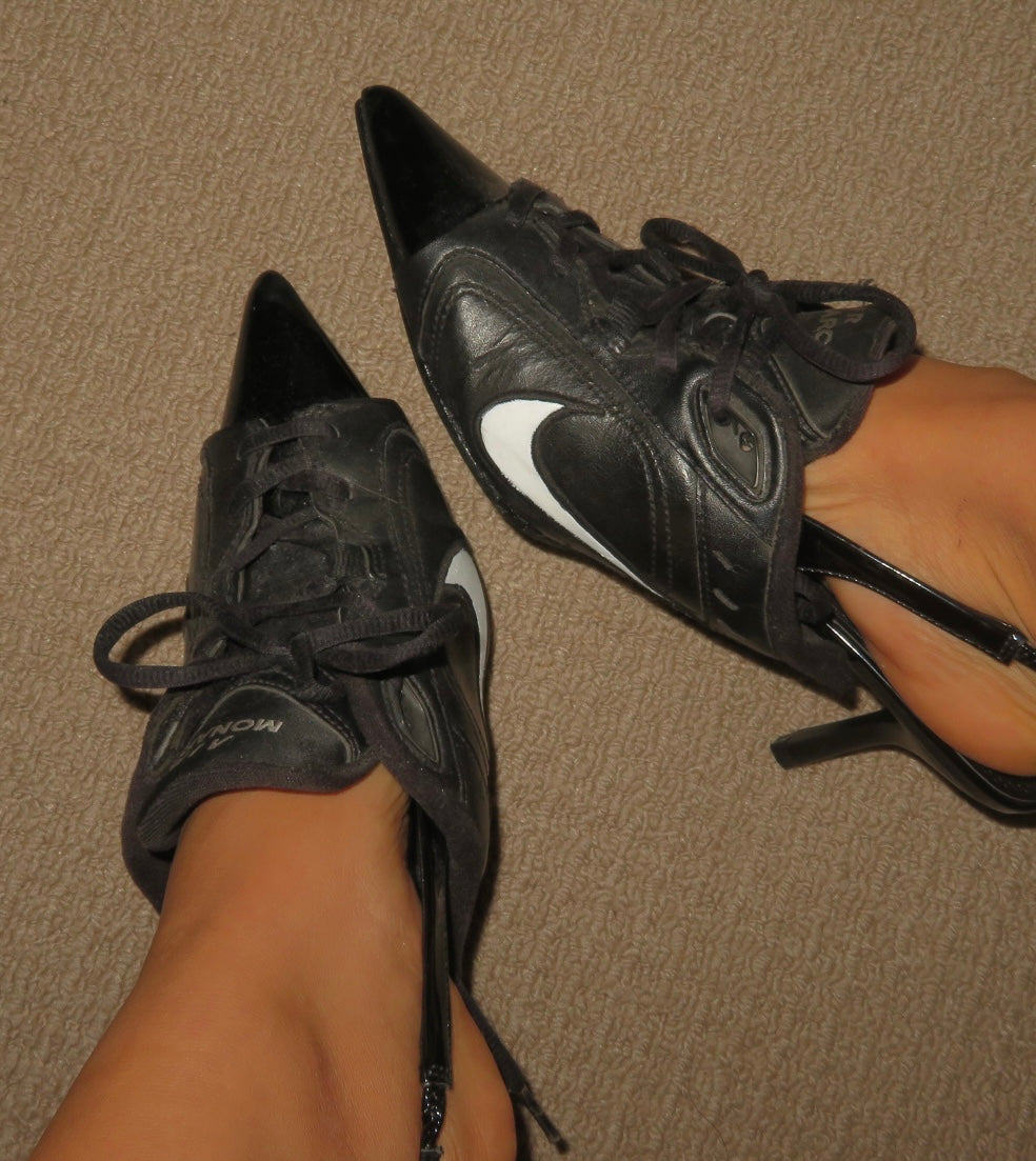 NIKE HEELS