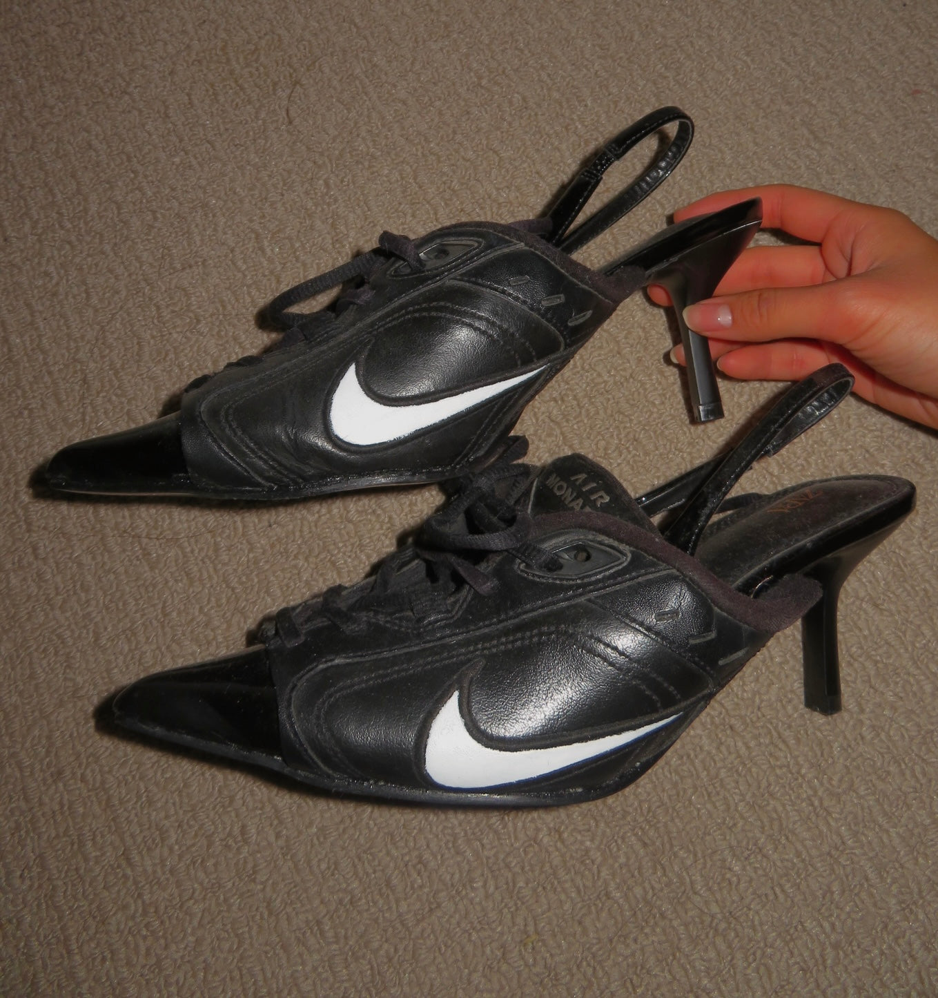 NIKE HEELS